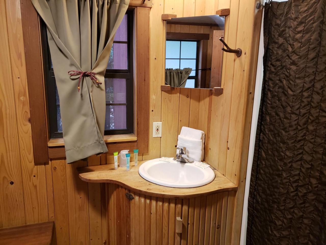 Riverside Campground & Cabins ビッグ・サー 部屋 写真